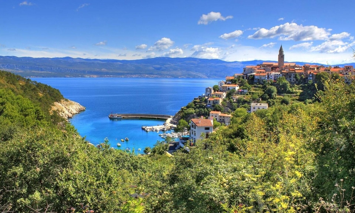 Vrbnik House | Holiday Home in Vrbnik with Seaview, Terrace, Air condition, WIFI (3672-1)