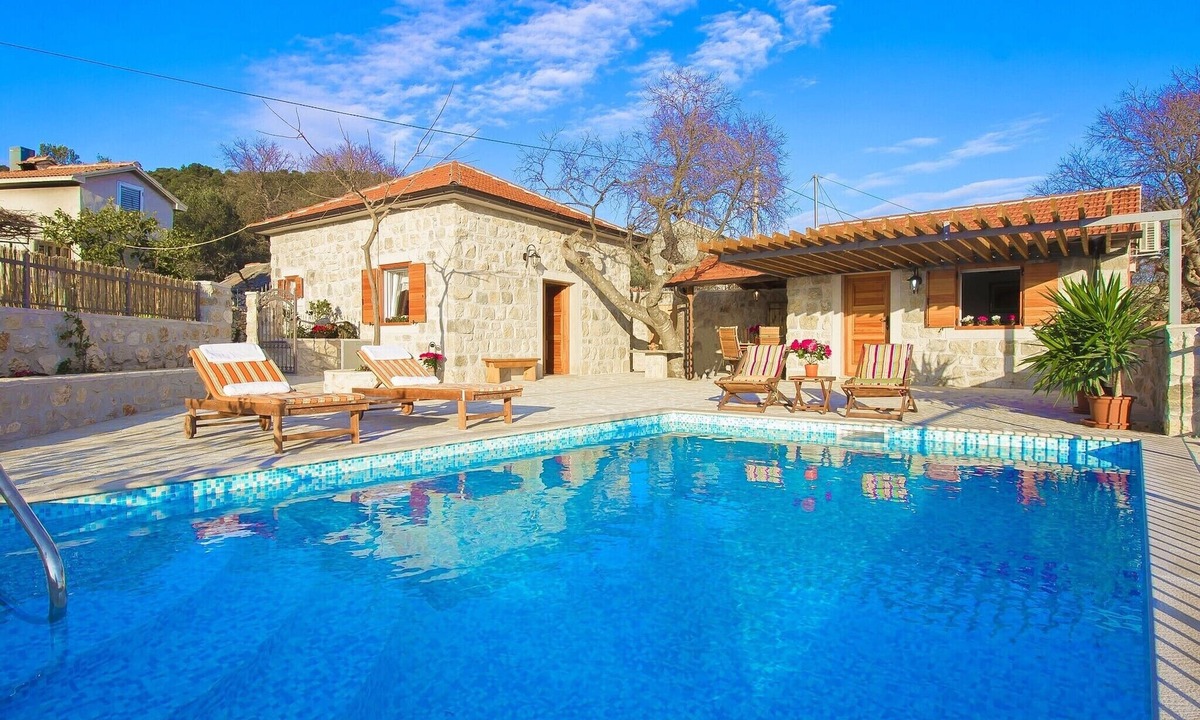 Vinisce House | Holiday home Ivana, (15514), Vinišce, hr