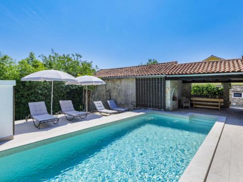 Pican House | Holiday Home Kate by Interhome