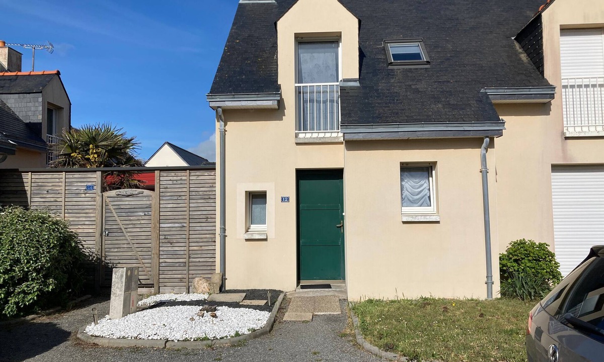 La Turballe House | Holiday Home 'Kerann 1min from the Beach with Garden' with Private Terrace, Garden & Wi-Fi