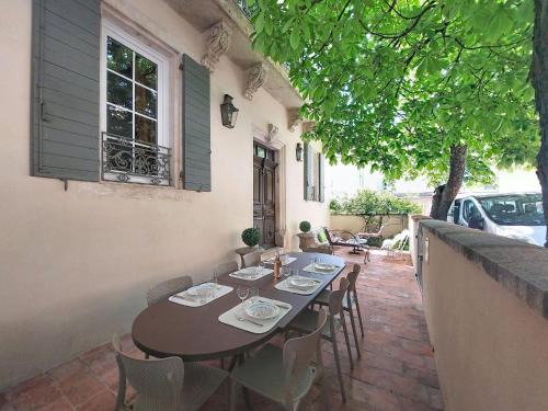 Banon House | Holiday Home L ancien Hôtel Creste by Interhome