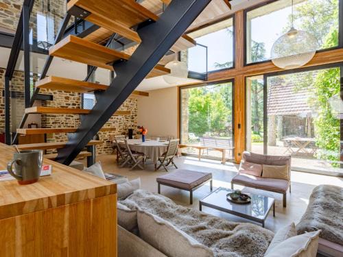 Saint-Pair-sur-Mer House | Holiday Home La Gicquelière by Interhome