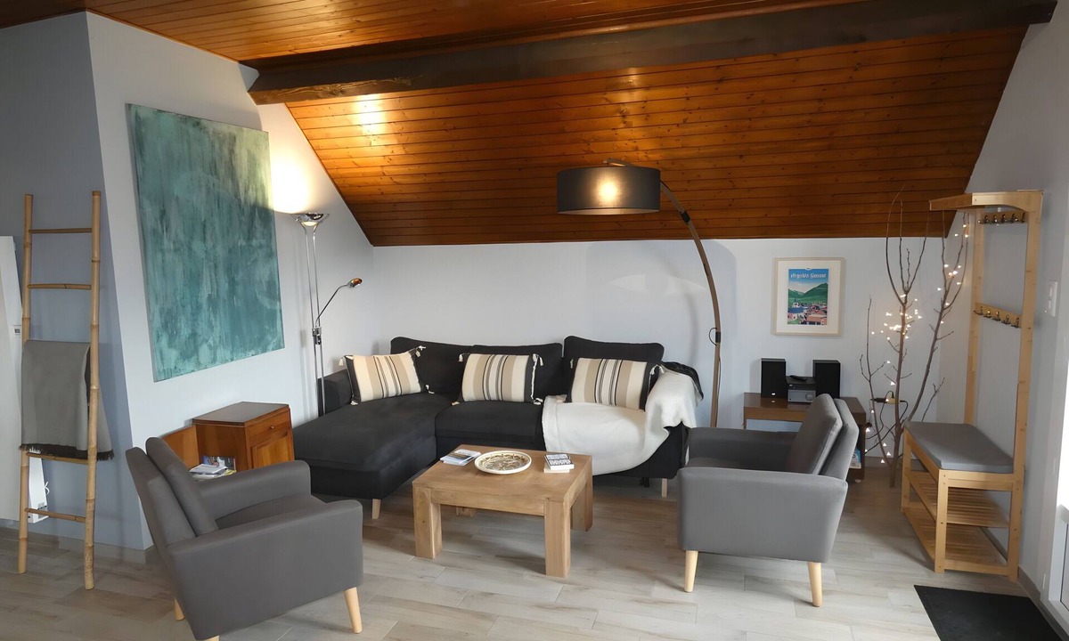 Prechac House | Holiday Home "L'oustal De Préchac 1" with Mountain View, Private Terrace & Wi-Fi