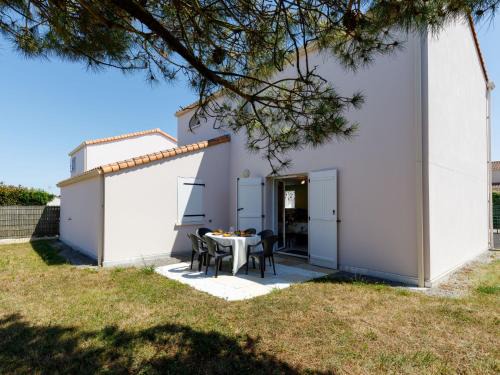La Plaine-sur-Mer House | Holiday Home La Haute Musse by Interhome