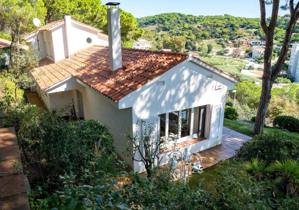 Sant Pol De Mar House | Holiday Home La Marina Blanca by Interhome