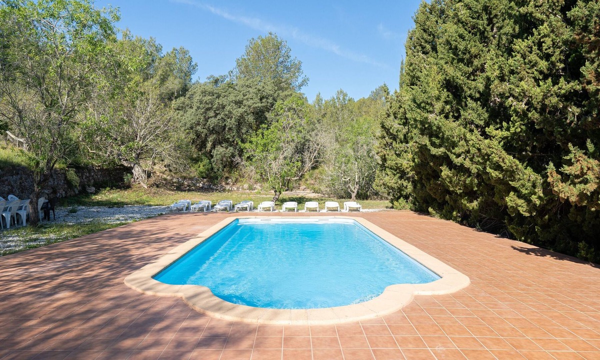 La Riera de Gaia House | Holiday Home 'La Xaconera' with Private Pool, Wi-Fi and Air Conditioning