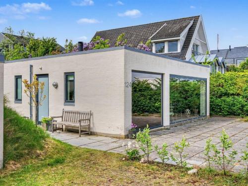 Middelfart House | Holiday Home Laila - 50m from the sea by Interhome