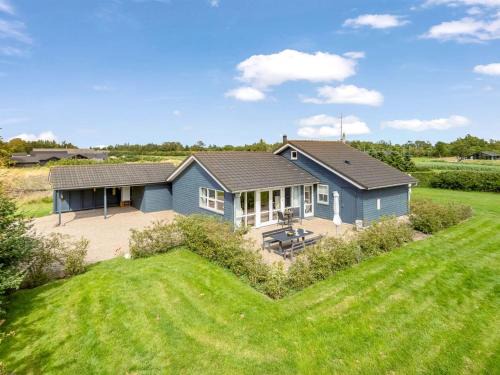 Nordost House | Holiday Home Lari - 600m from the sea by Interhome