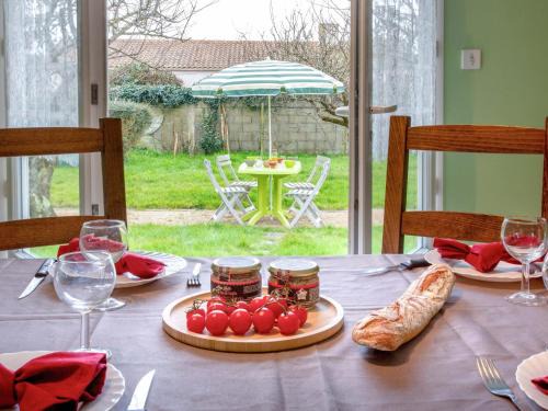 Les Moutiers-en-Retz House | Holiday Home Le Chant des Sables by Interhome