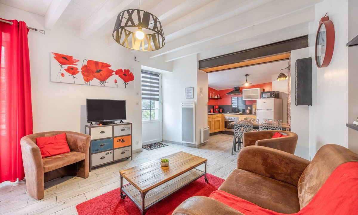 Les Epesses House | Holiday Home 'Le Clemenceau' with Wi-Fi