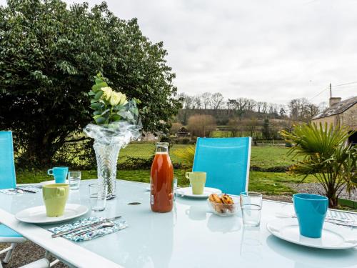 Commes House | Holiday Home Le Clos Renard by Interhome