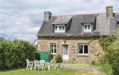 Le Faouet House | Holiday Home Le Faouet Ii