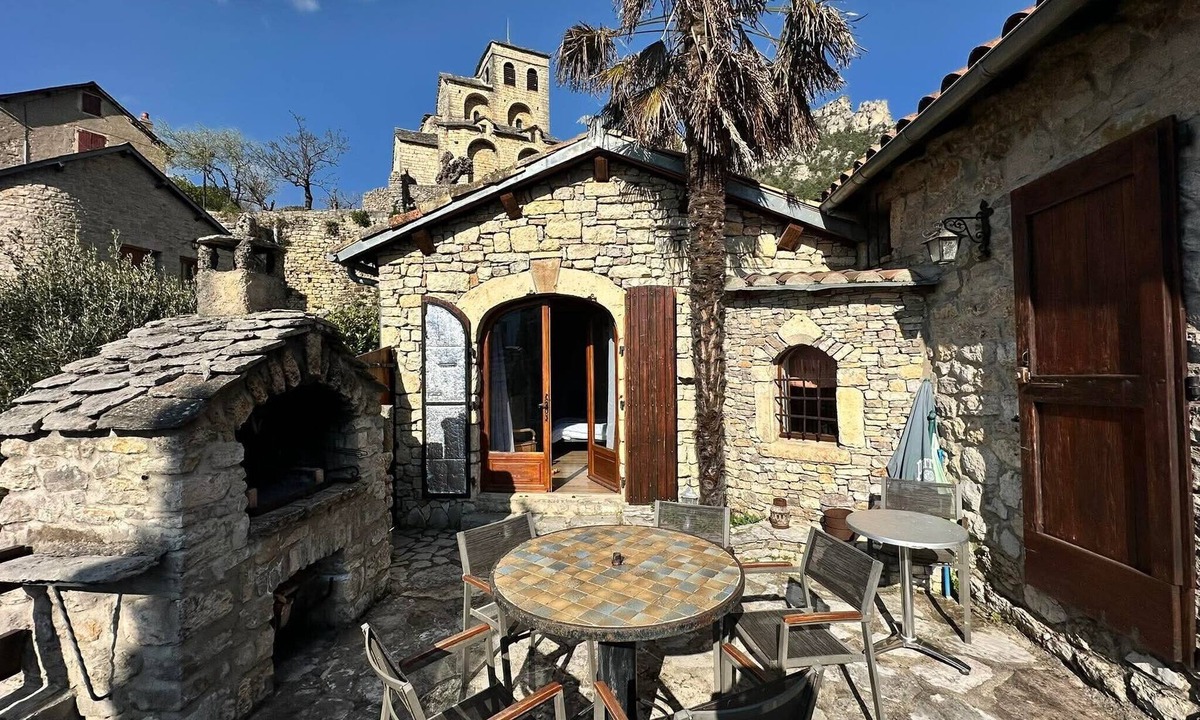 Mostuejouls House | Holiday Home “Le Gîte de la Cardabelle”