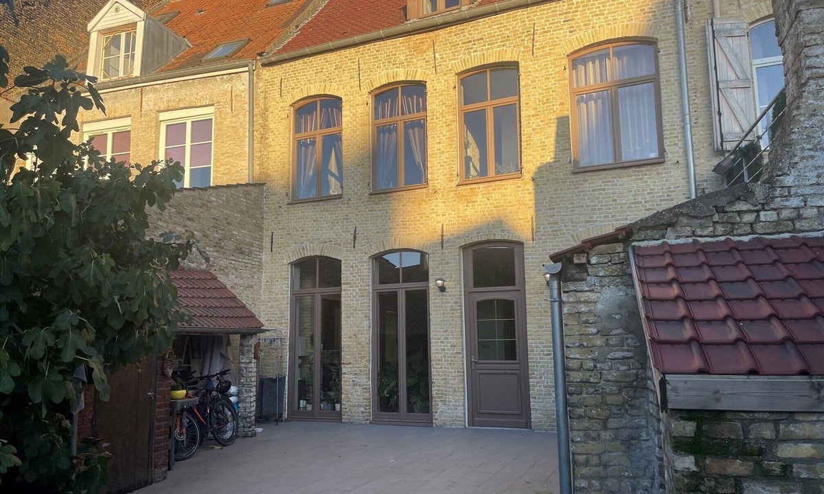 Bergues House | Holiday Home "Le Gite Berguois" with Private Pool and Wi-Fi