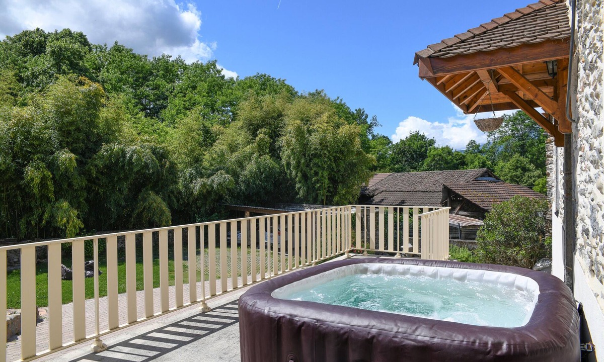 Pontcharra House | Holiday Home 'Le Moulin De Bayard' with Mountain View, Private Terrace & Wi-Fi