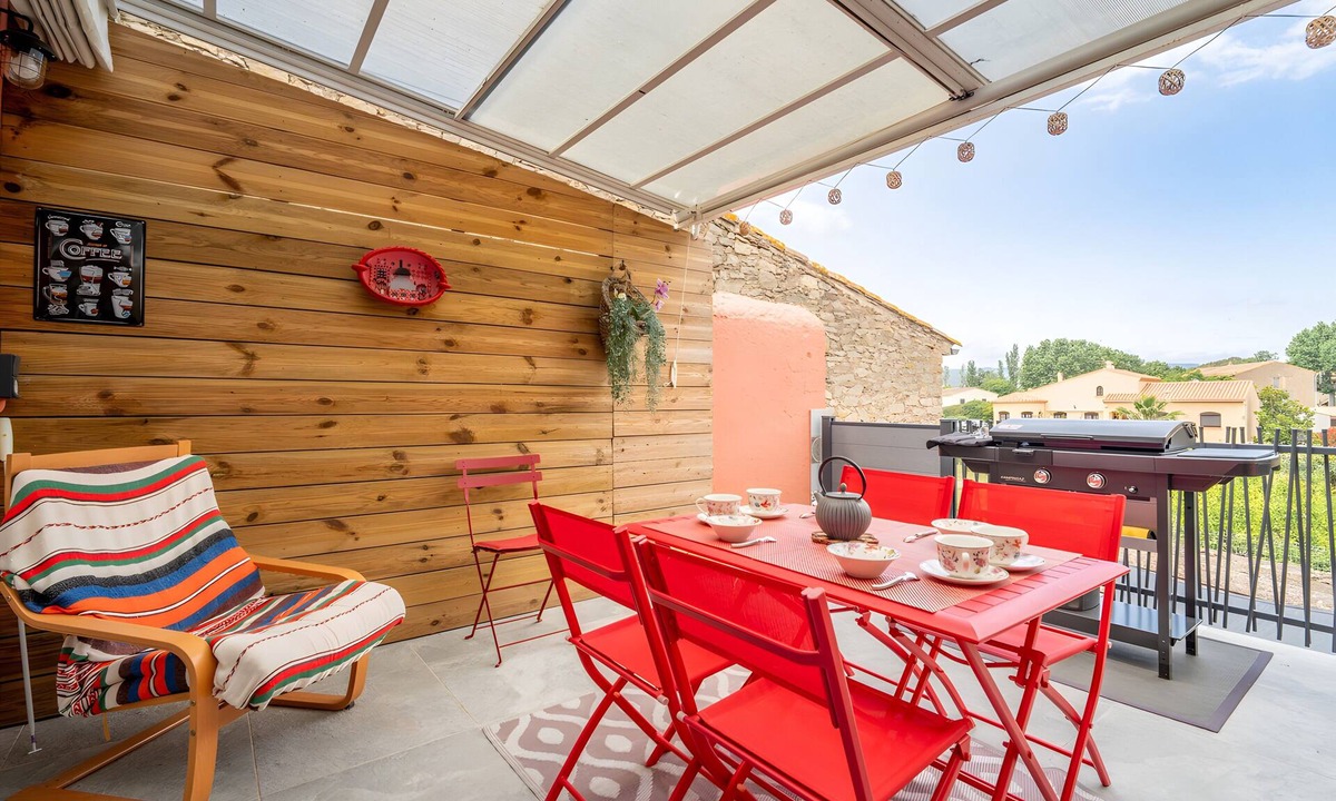 Olonzac House | Holiday Home 'Le Parcours Cathare' with Mountain View, Wi-Fi and Air Conditioning