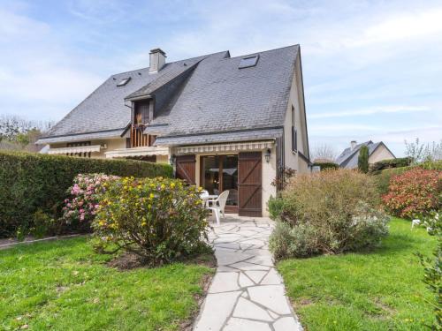 Villers-sur-Mer House | Holiday Home Le Pré Verger-1 by Interhome