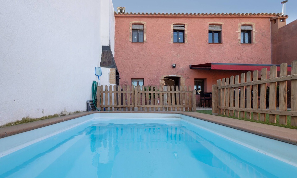 Sant Jaume dels Domenys House | Holiday Home 'Les Orenetes Casa Rural' with Mountain View, Private Pool and Wi-Fi