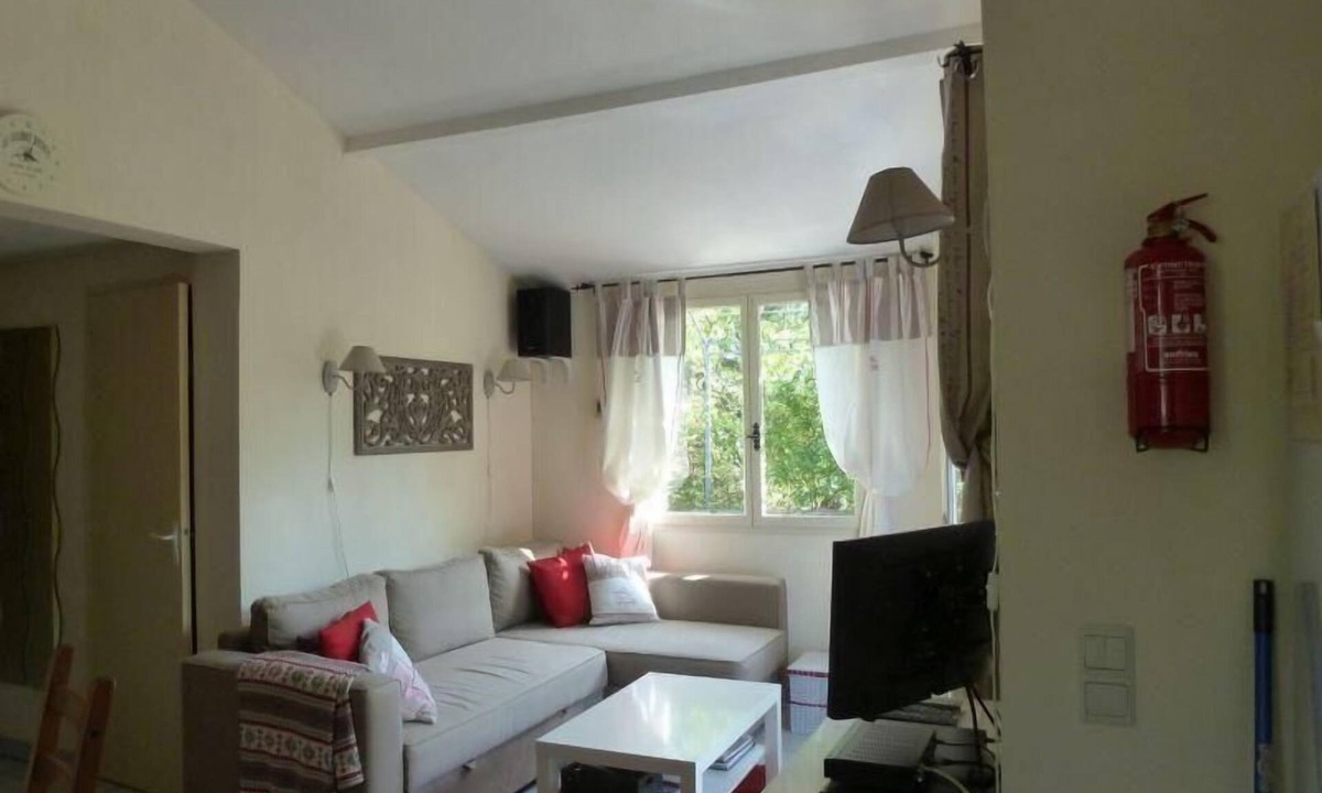 Vacquieres House | Holiday home Lilliputienne on Parc le Duc