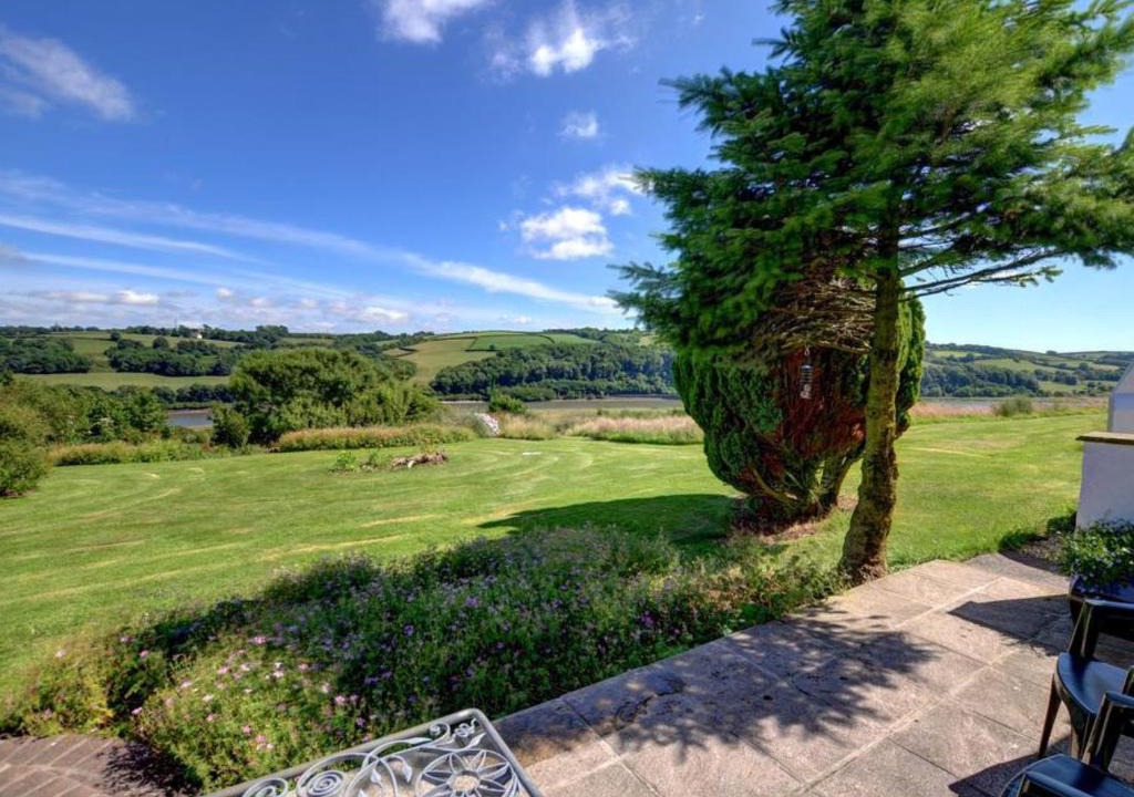 Llangain House | Holiday Home Llangain by Interhome