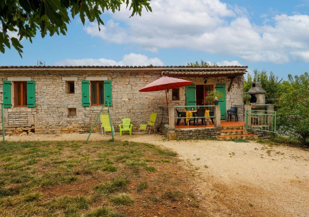 Barjac House | Holiday Home Lozard by Interhome
