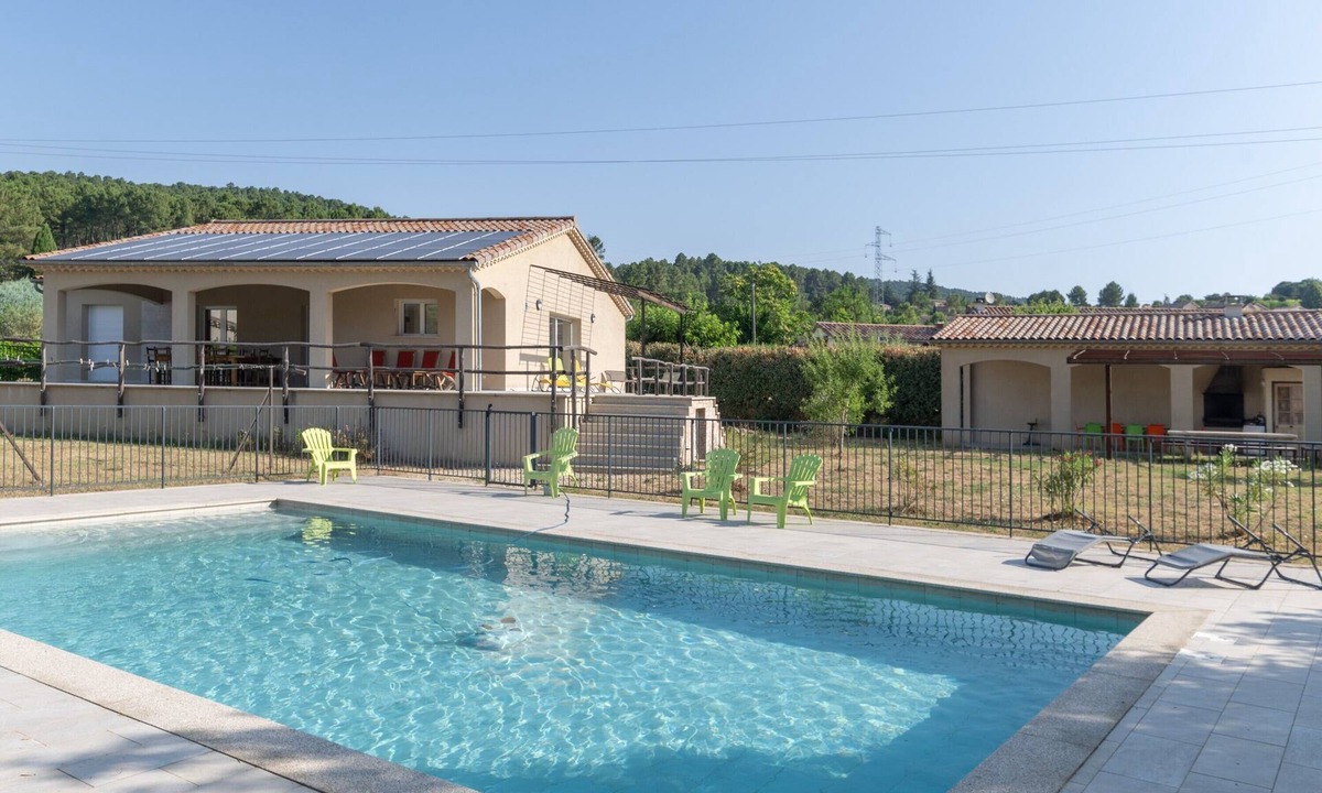 Les Salelles House | Holiday Home 'Luminières 2' with Mountain View, Wi-Fi and Air Conditioning