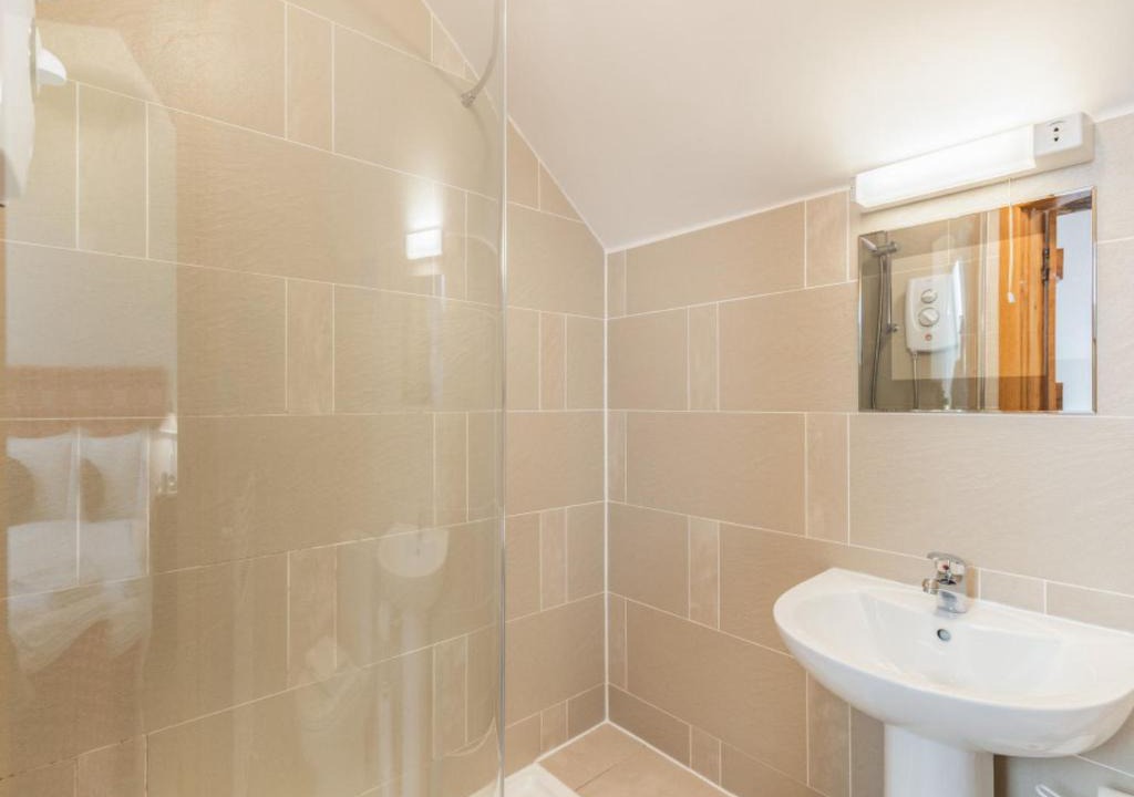 Cwmtirmynach House | Holiday Home Lyle by Interhome