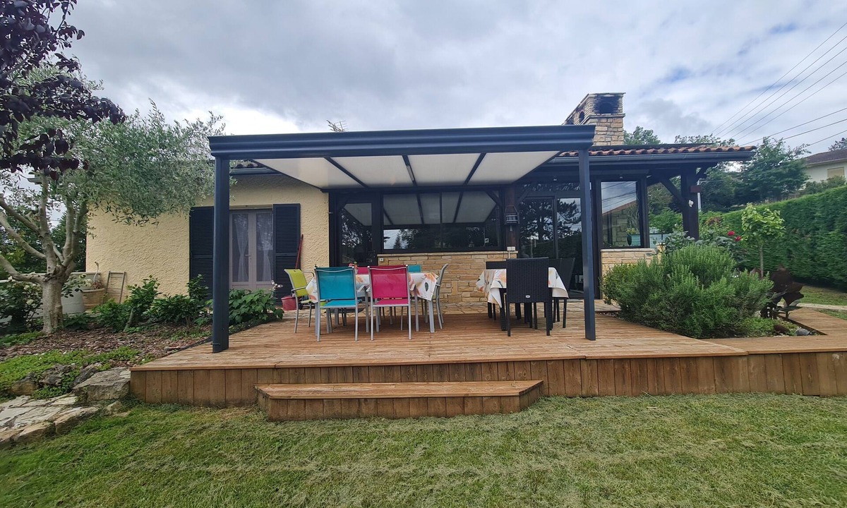 Monsempron-Libos House | Holiday Home 'Maison Monsempron - Libos' with Private Pool, Wi-Fi & Air Conditioning