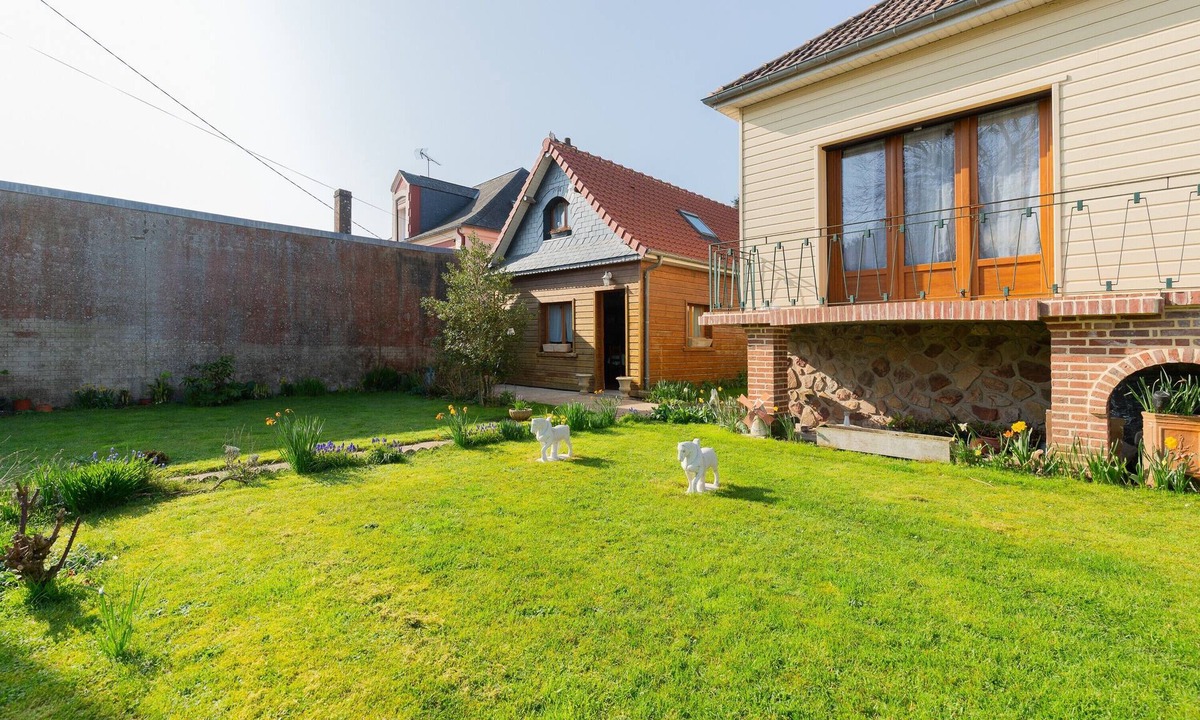 Saint-Blimont House | Holiday Home 'Maison À Saint-Blimont' with Terrace