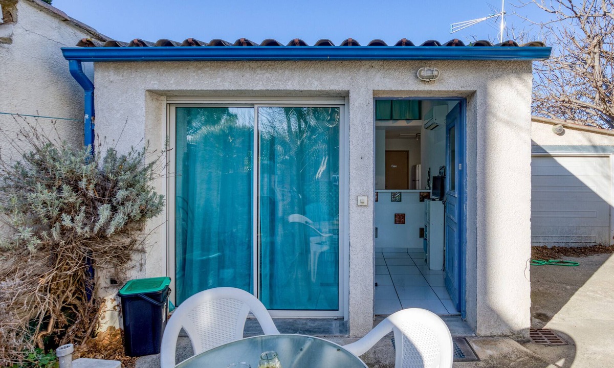 Lattes House | Holiday Home 'Maisonnette 37 m²' with Private Terrace and Wi-Fi