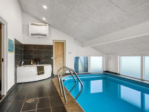 Grønhøj House | Holiday Home Månviva - 250m from the sea by Interhome