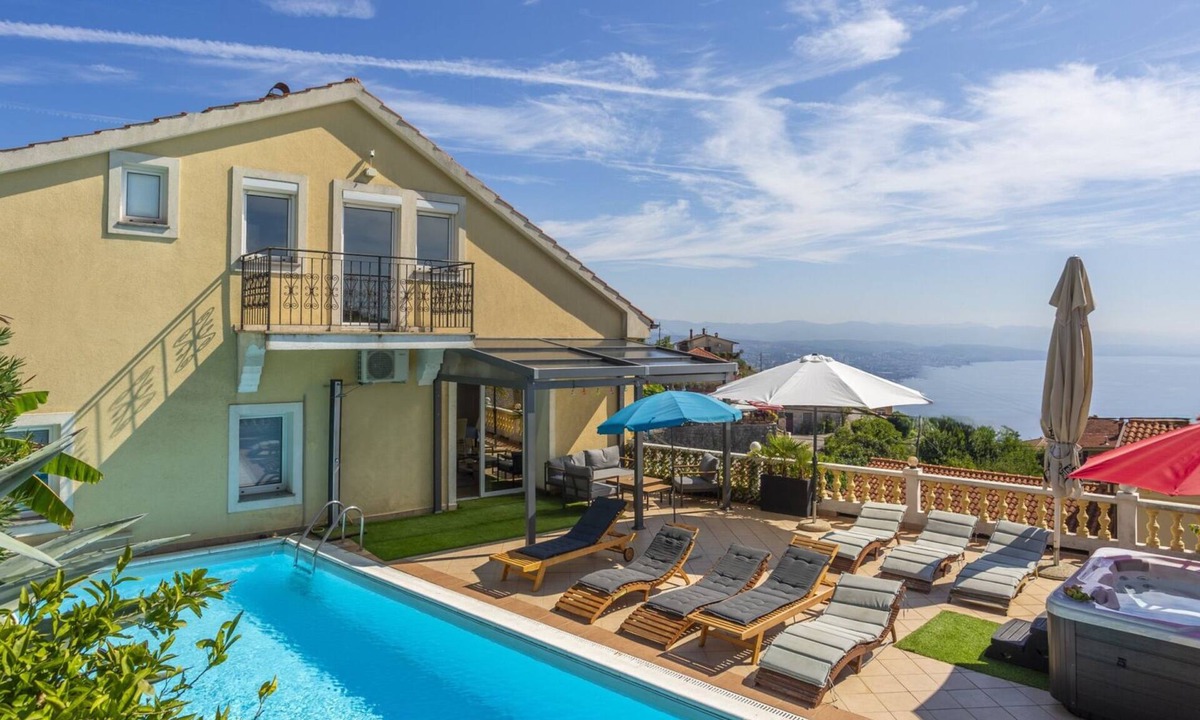Bregi Villa | Holiday home Marijana by Villas Guide