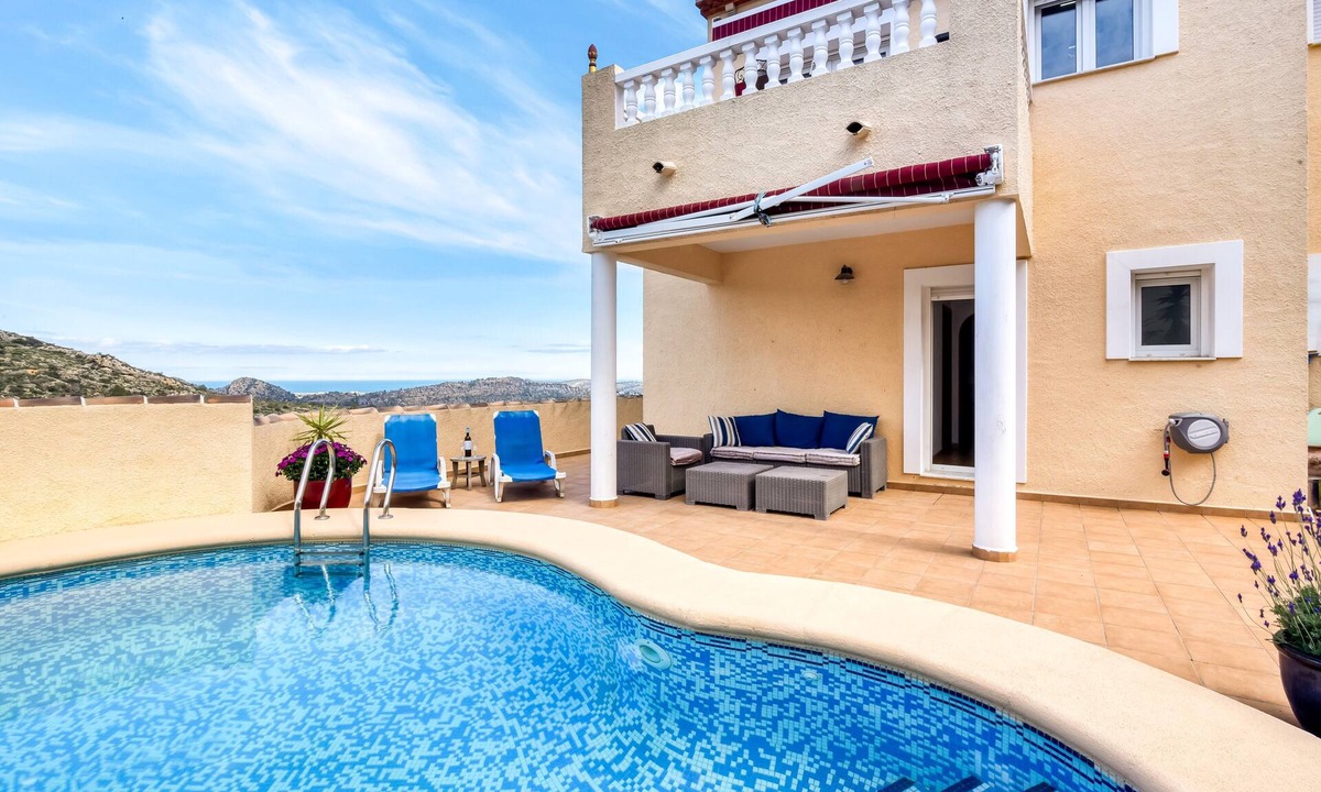 Pedreguer House | Holiday Home 'Maya' with Sea View, Wi-Fi and Air Conditioning