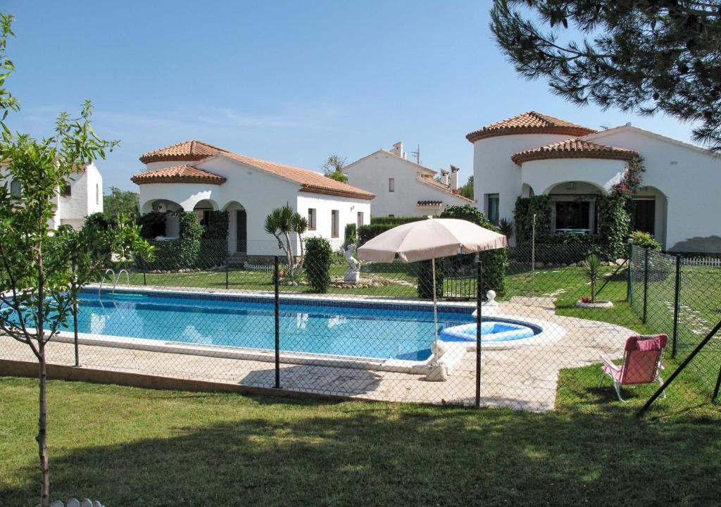 El Casalot House | Holiday Home Melina - MPL385 by Interhome