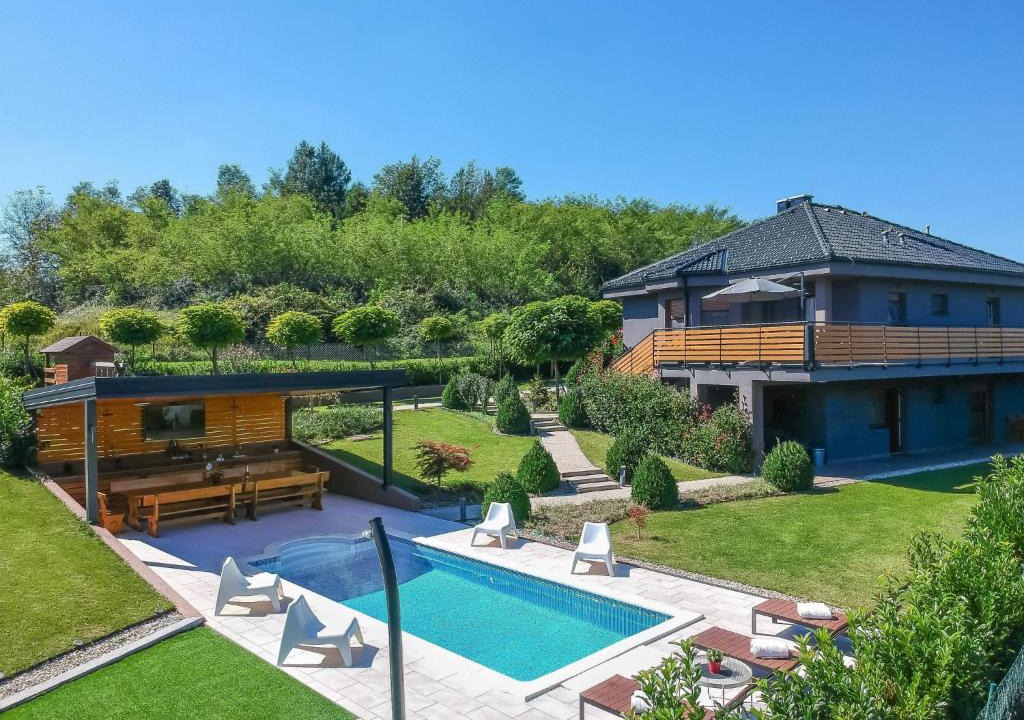Bosiljevo House | Holiday Home Mia by Interhome