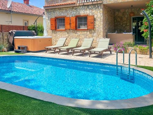 Polje House | Holiday Home Mikac by Interhome