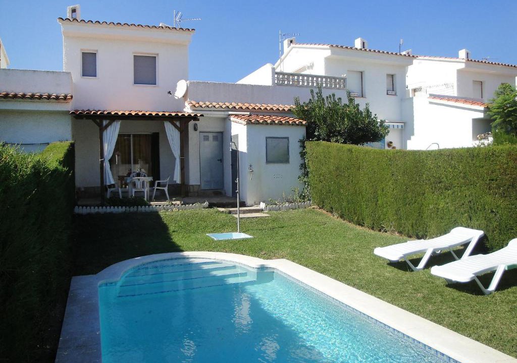 El Casalot House | Holiday Home Montalt VIII by Interhome