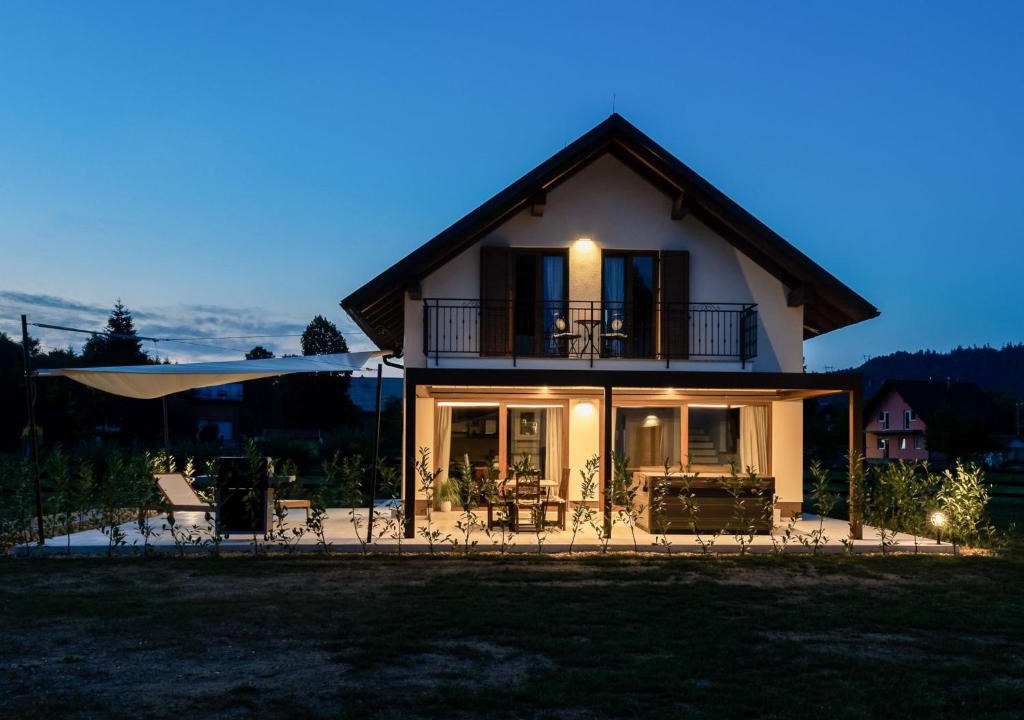 Lic House | Holiday Home Mountain House Volta 2 by Interhome