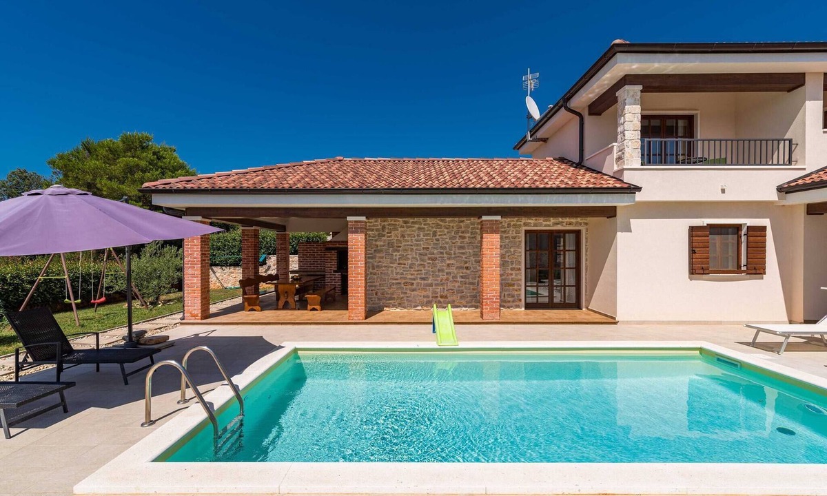 Muline Ski Chalet | Holiday Home Muline - charming house with pool