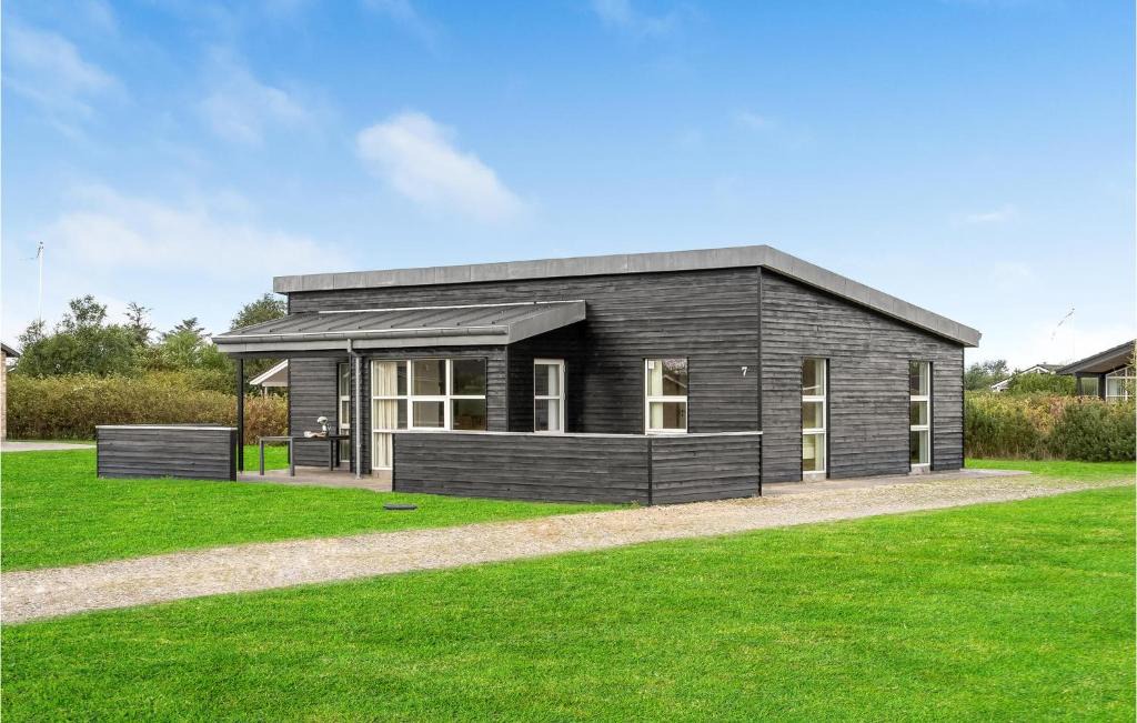 Skaven Strand House | Holiday Home Multebærvej Tarm Iii