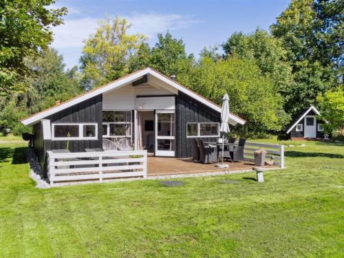 Klint House | Holiday Home Myra - 425m from the sea by Interhome
