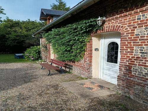 Les Grandes-Ventes House | Holiday Home near Alabaster Coast