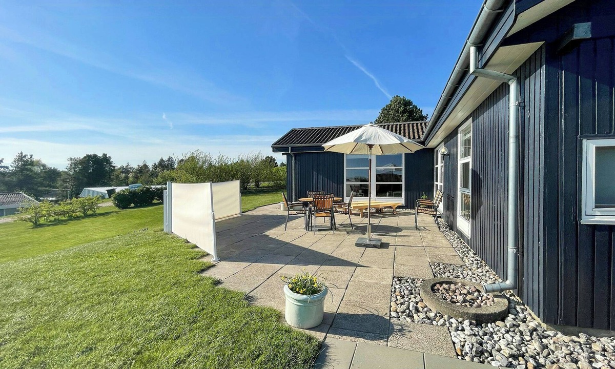 Skødshoved Strand House | Holiday home near Mols Bjerge and Skødshoved Beach