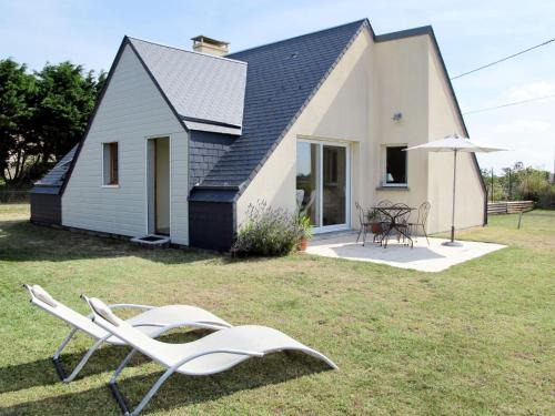 Anneville-sur-Mer House | Holiday Home Neptune by Interhome