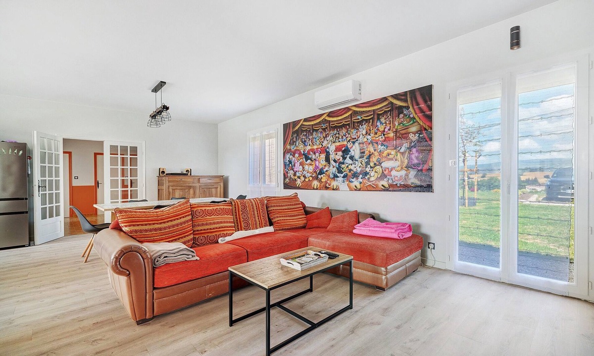 Saint-Papoul House | Holiday Home 'Opuceb' with Mountain View, Wi-Fi and Air Conditioning