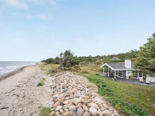 Udsholt House | Holiday Home Pascal - 25m from the sea by Interhome