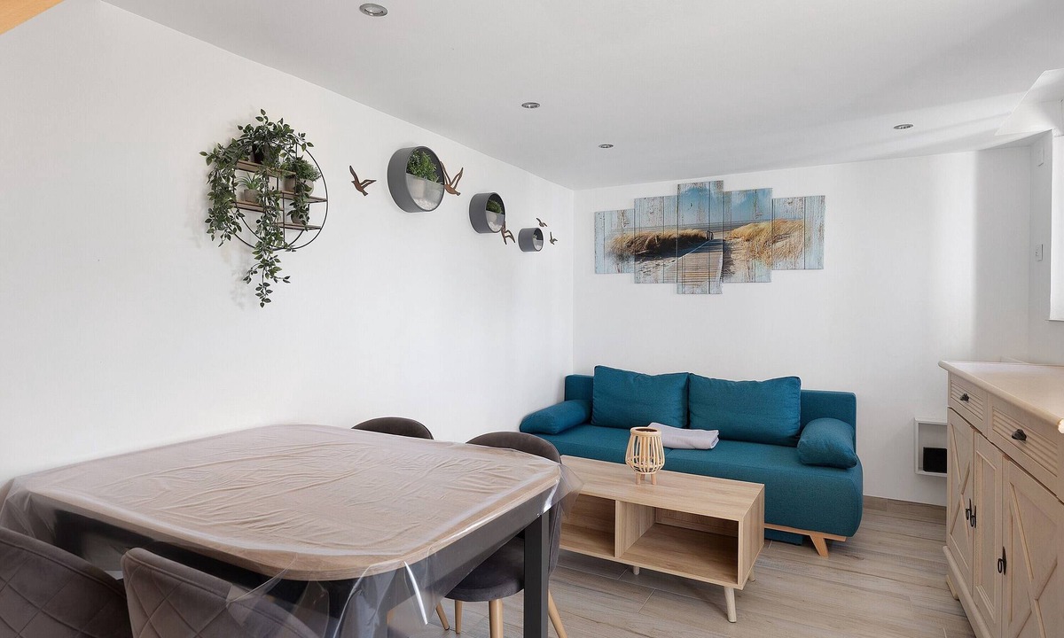 Huille House | Holiday Home 'Petit Gîte Bleu' with Wi-Fi