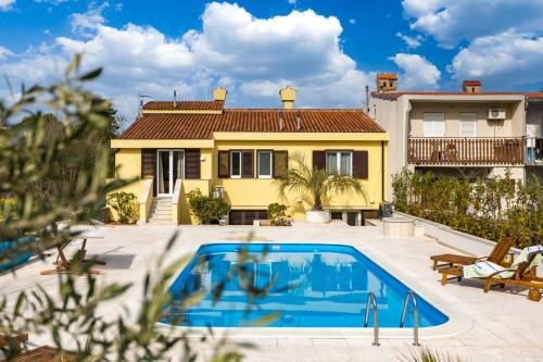 Punat House | Holiday Home PUNAT OASIS with breathtaking Sunset & Sea View