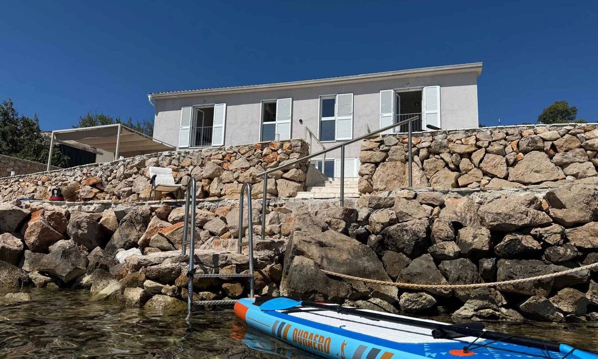 Lukovo Sugarje House | Holiday home right by the sea