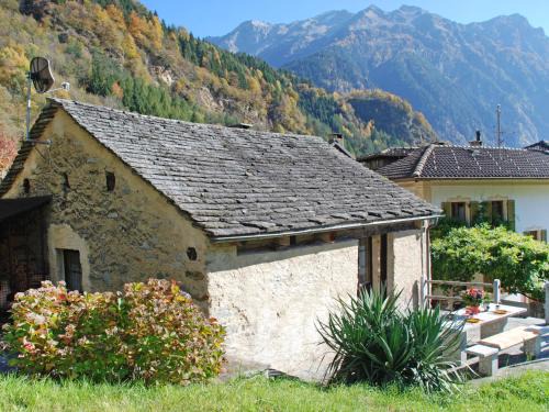 Aquila House | Holiday Home Rustico Cristallo by Interhome